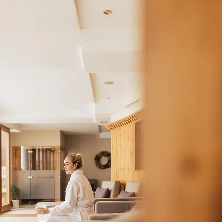 Weisseespitze Hotell 4*