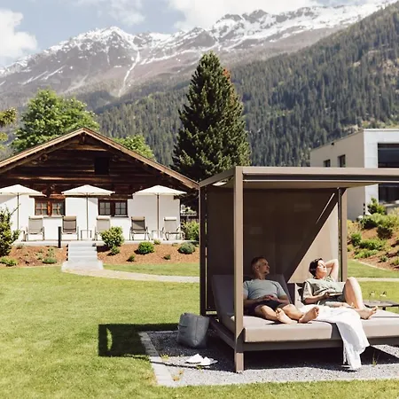 Hotel Weisseespitze 4*