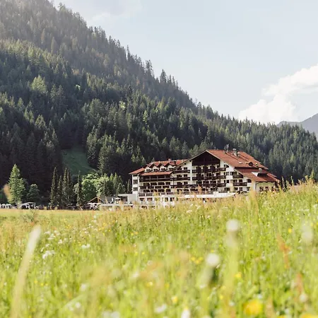 Weisseespitze Hotell 4*