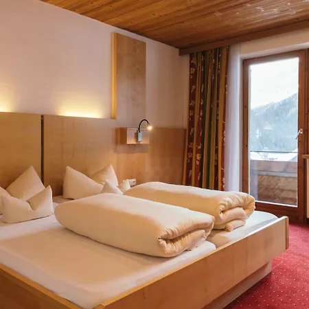 Hotell Weisseespitze 4*