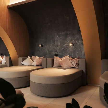 Hotel Weisseespitze 4*