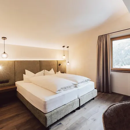 Weisseespitze Hotel