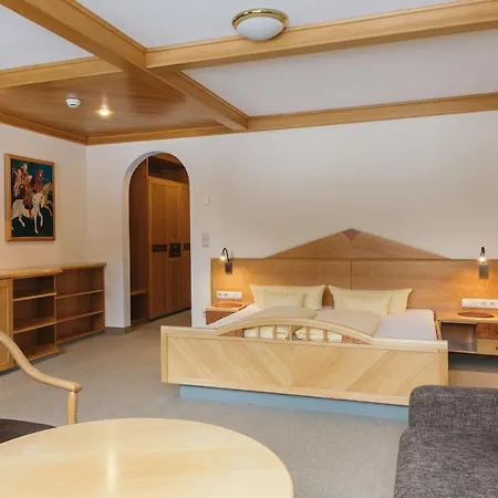 Weisseespitze Hotell