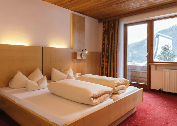 Hotel Weisseespitze 4*