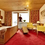 Hotel Weisseespitze 4*
