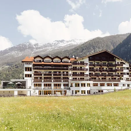 Hotel Weisseespitze 4*
