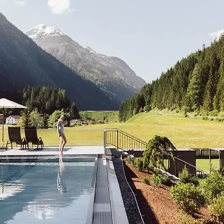 Weisseespitze Hotel 4*